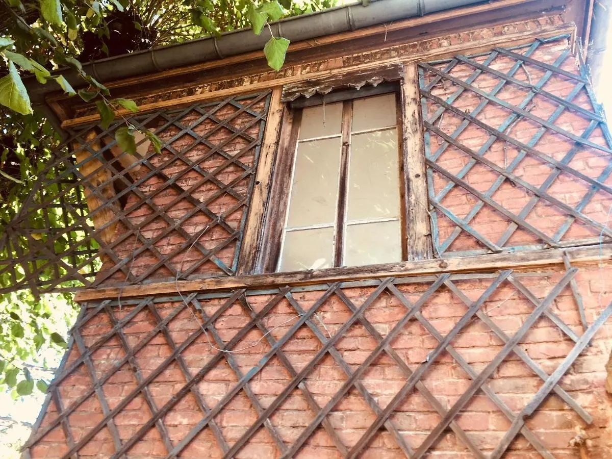 Suite de Charme Bed n Breakfast très proche Lyon Tassin-la-Demi-Lune 2*,