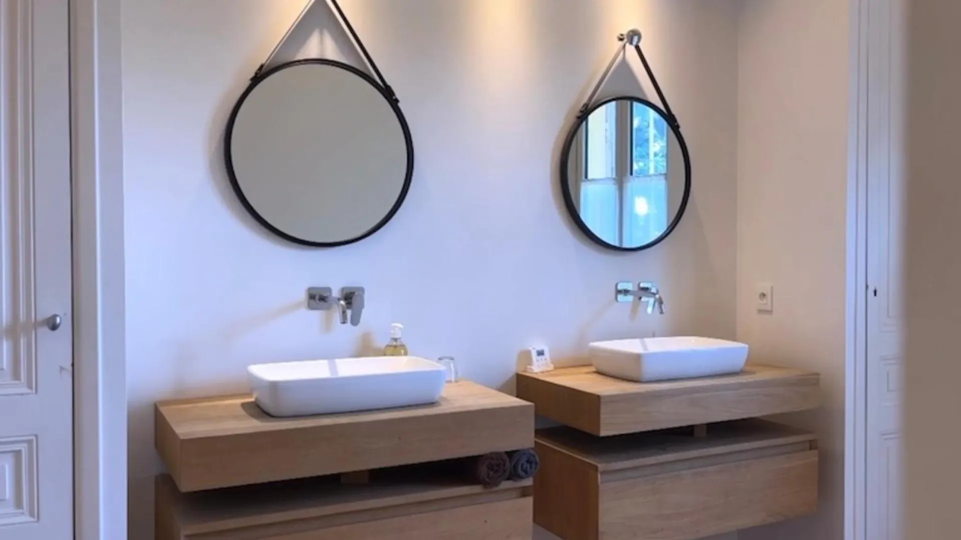 Suite de Charme Bed n Breakfast très proche Lyon Tassin-la-Demi-Lune France