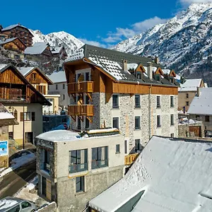 Hotel Madame Les Cimes